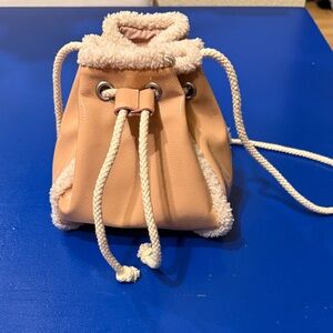ZARA Girls Bucket Bag Beige Faux Shearling Trim Drawstring Mini Crossbody NWOT